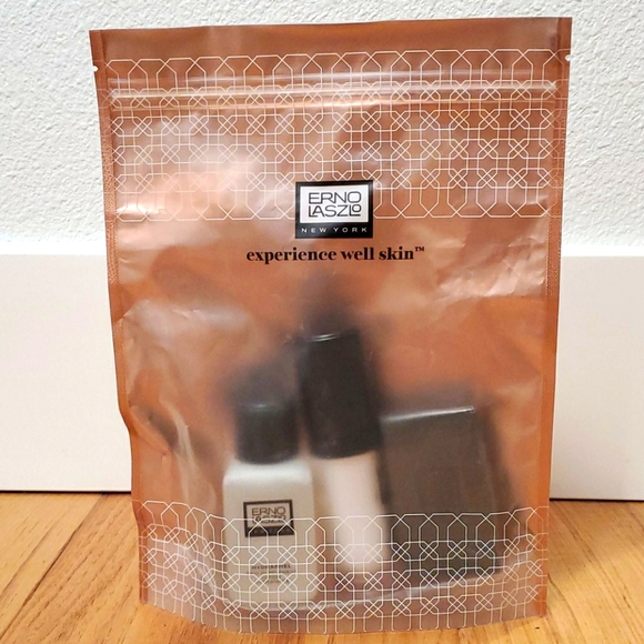 Erno Laszlo Other - NWOT Erno Laszlo New York experience well skin set